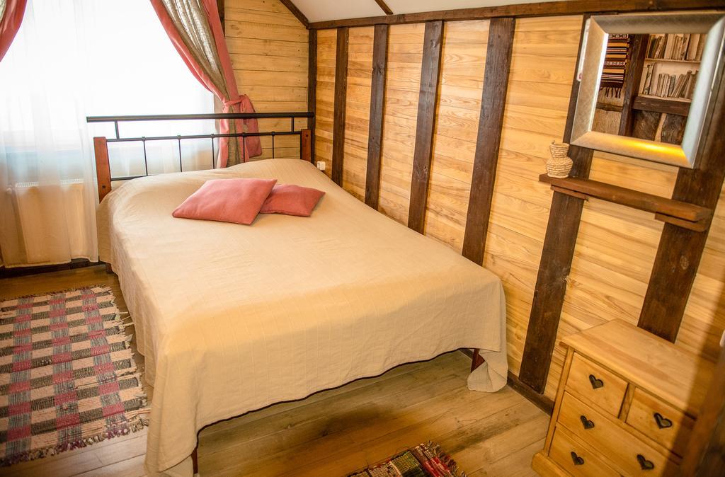 Usadba Belovezhskoye Pomestye Hotel Kamenyuky ภายนอก รูปภาพ