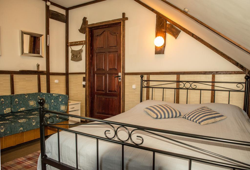 Usadba Belovezhskoye Pomestye Hotel Kamenyuky ภายนอก รูปภาพ